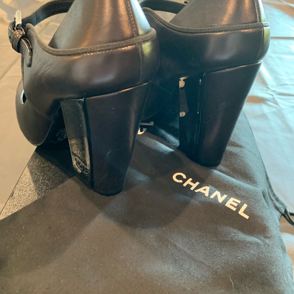CHANEL Mary Jane Vintage Patent Toe Block Heel - Picture 5 of 11